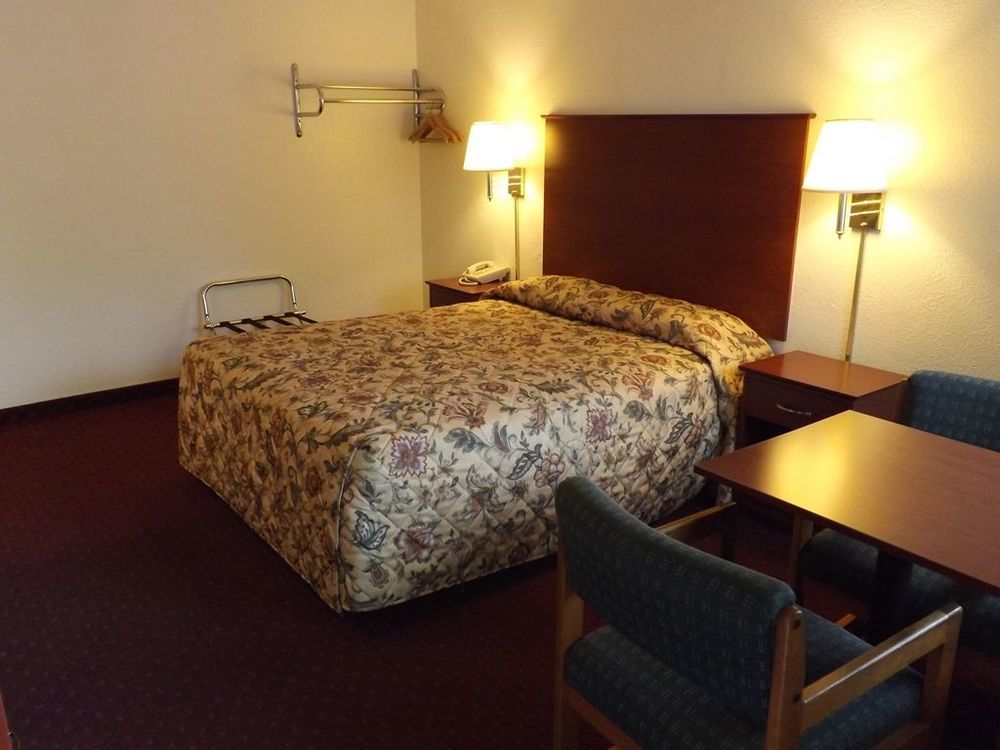 לייקוויו Interstate 8 Motel חדר תמונה