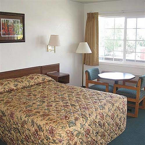 לייקוויו Interstate 8 Motel מראה חיצוני תמונה